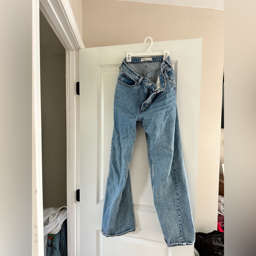 COPY - The 90’s relaxed jean — high rise, size 6/28 ABERCROMBIE